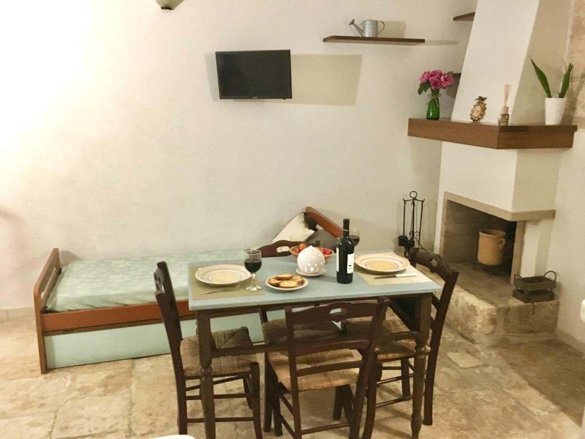 Casa Villani Guest House Ostuni Esterno foto